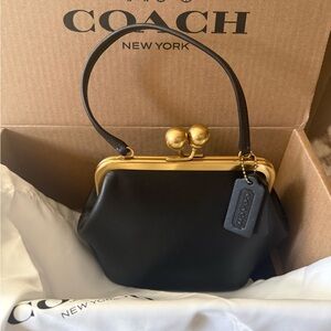 Coach kisslock 16 bag